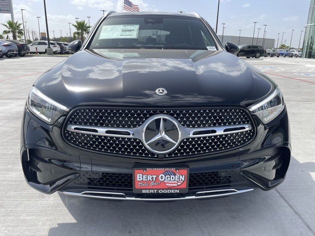2025 Mercedes Benz GLC 300 4MATIC photo 2