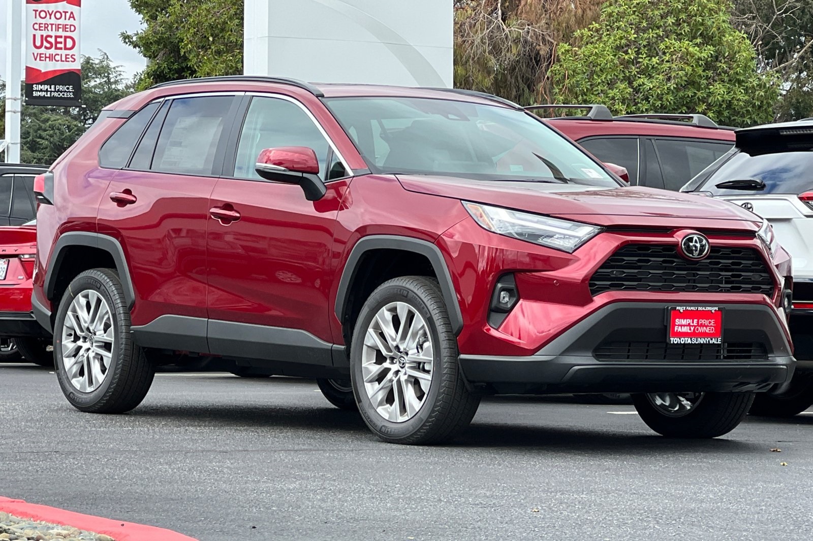 2025 Toyota RAV4 XLE Premium photo 10