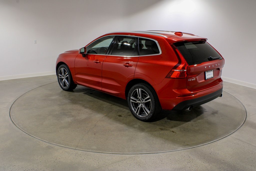 2021 Volvo XC60 T5 Momentum photo 3