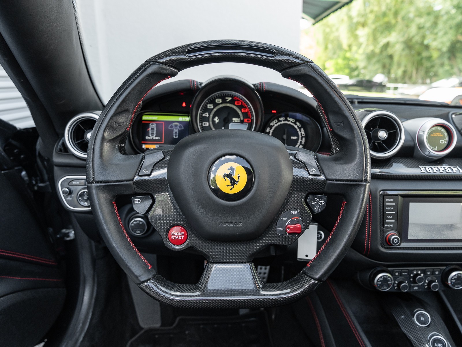 2015 Ferrari California T photo 13