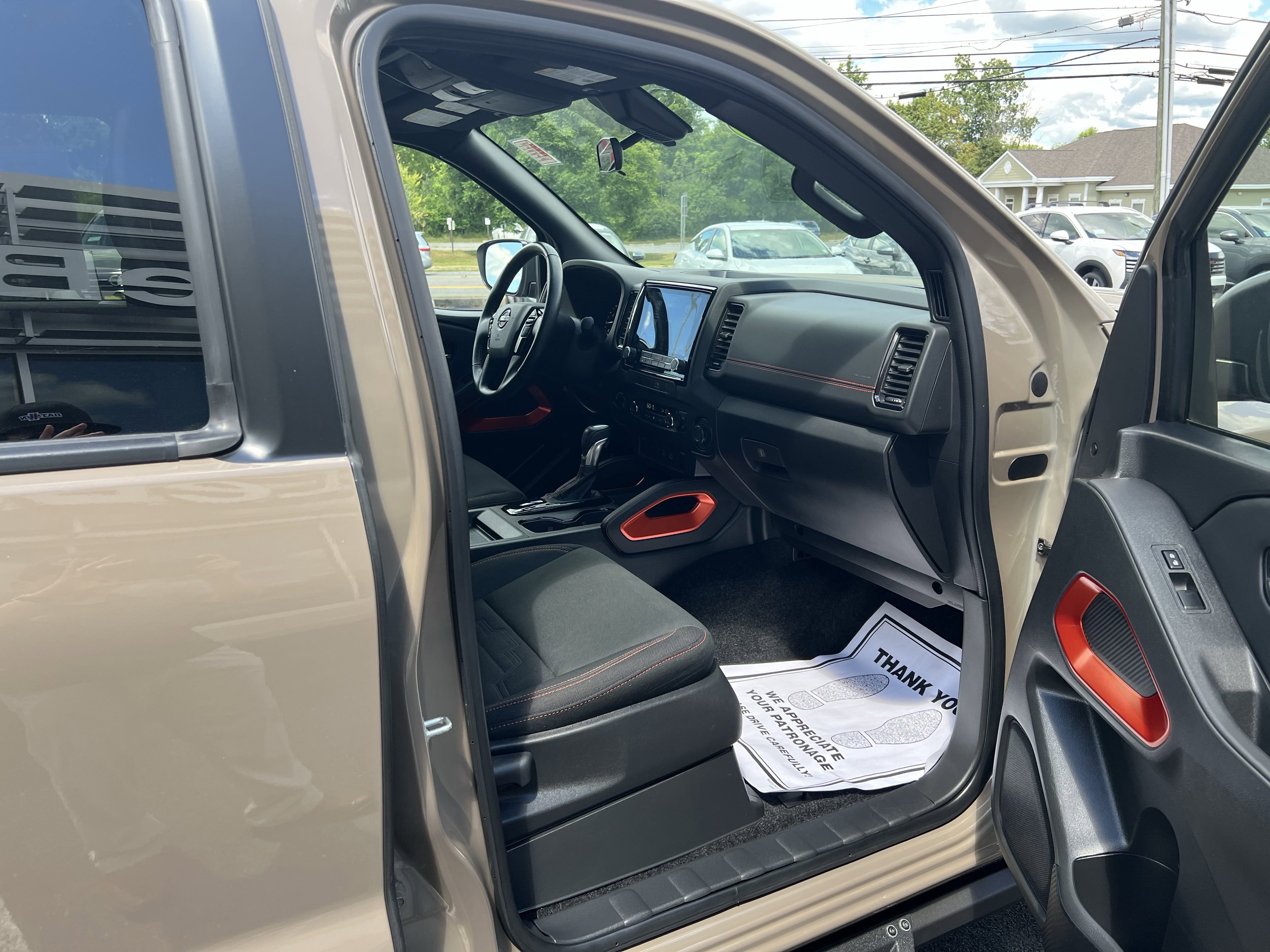 2022 Nissan Frontier PRO-4X photo 3