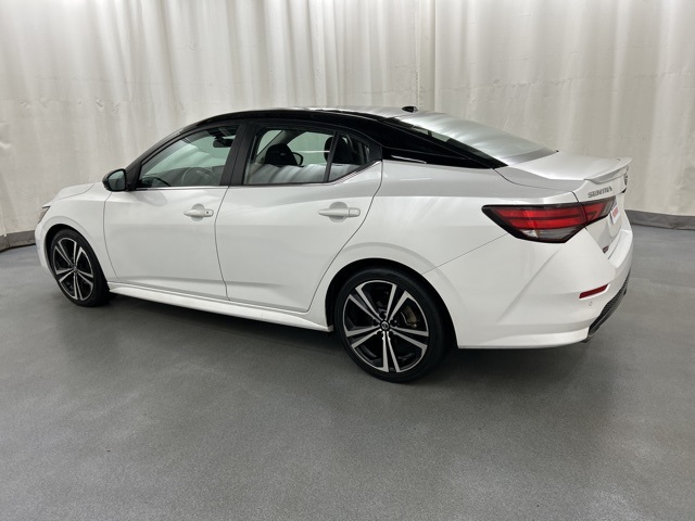 2023 Nissan Sentra SR photo 3