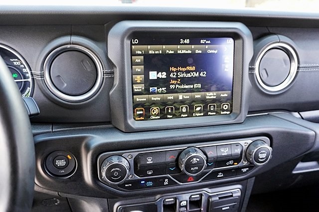 2022 Jeep Wrangler Unlimited Sahara 4xe photo 23