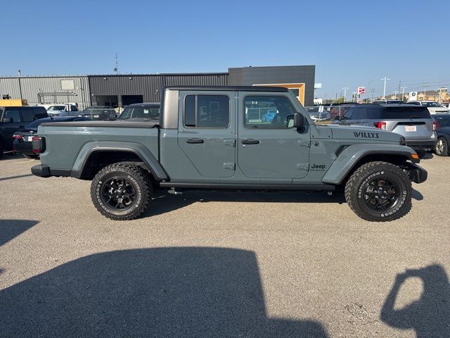 2024 Jeep Gladiator Willys photo 2