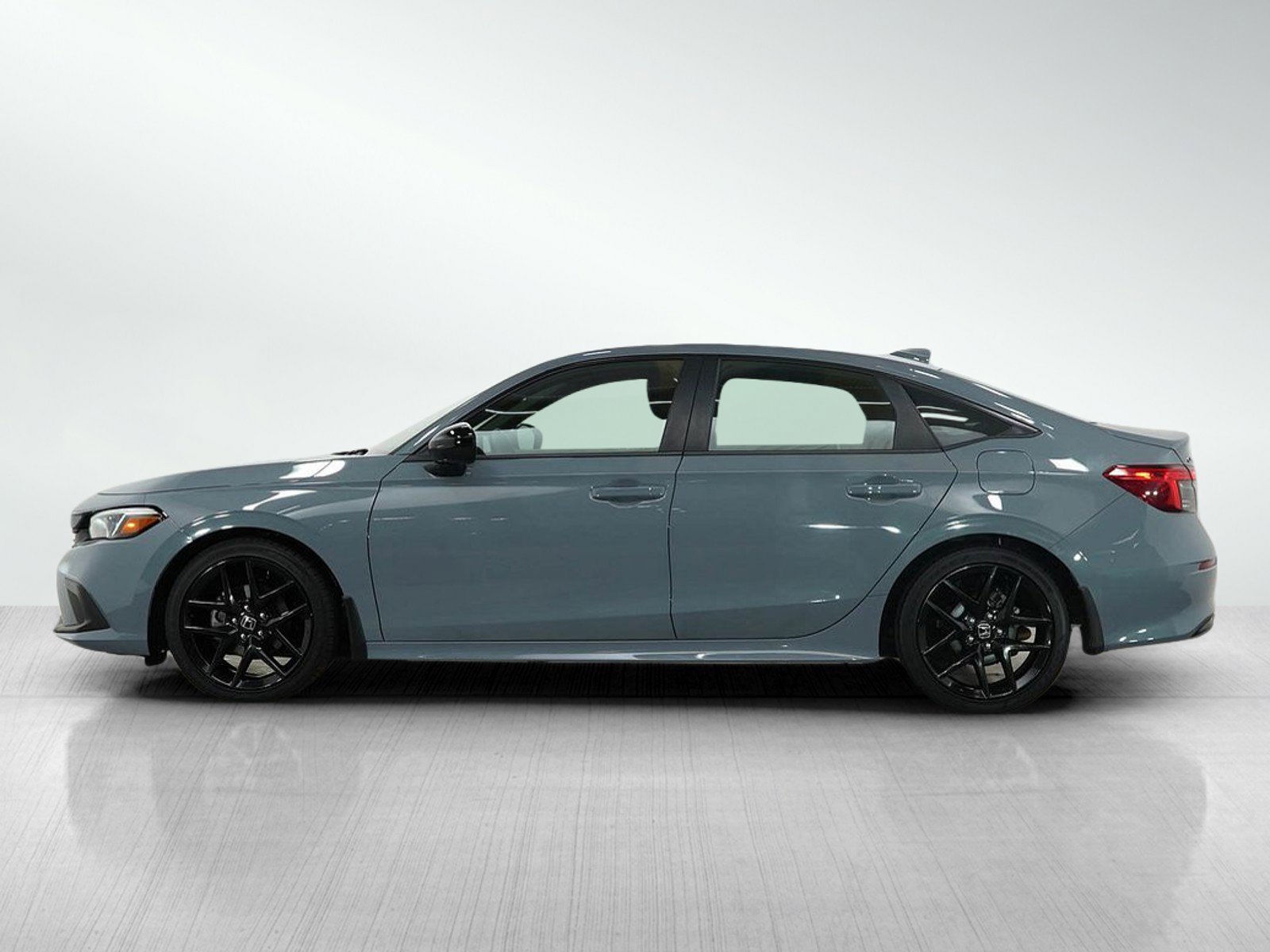 Used 2022 Honda Civic Sport with VIN 2HGFE2F55NH596107 for sale in Burnsville, Minnesota
