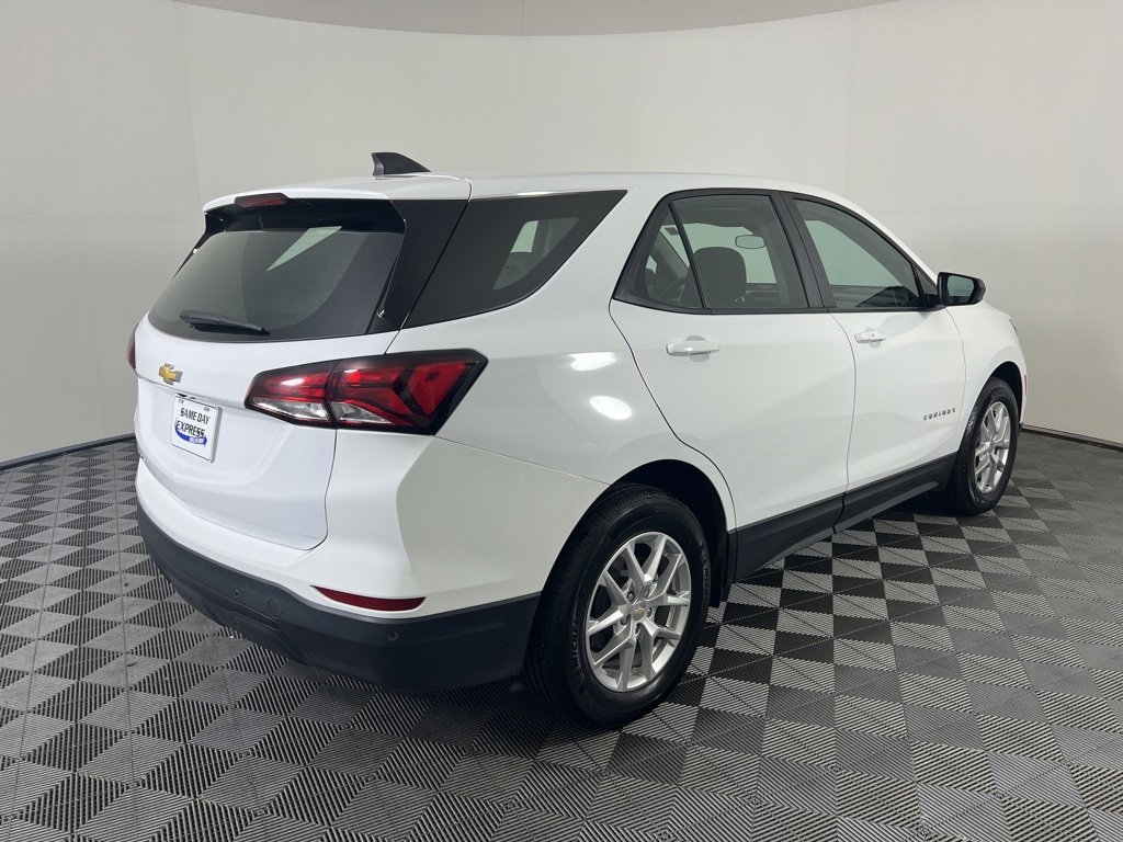 2023 Chevrolet Equinox LS photo 18