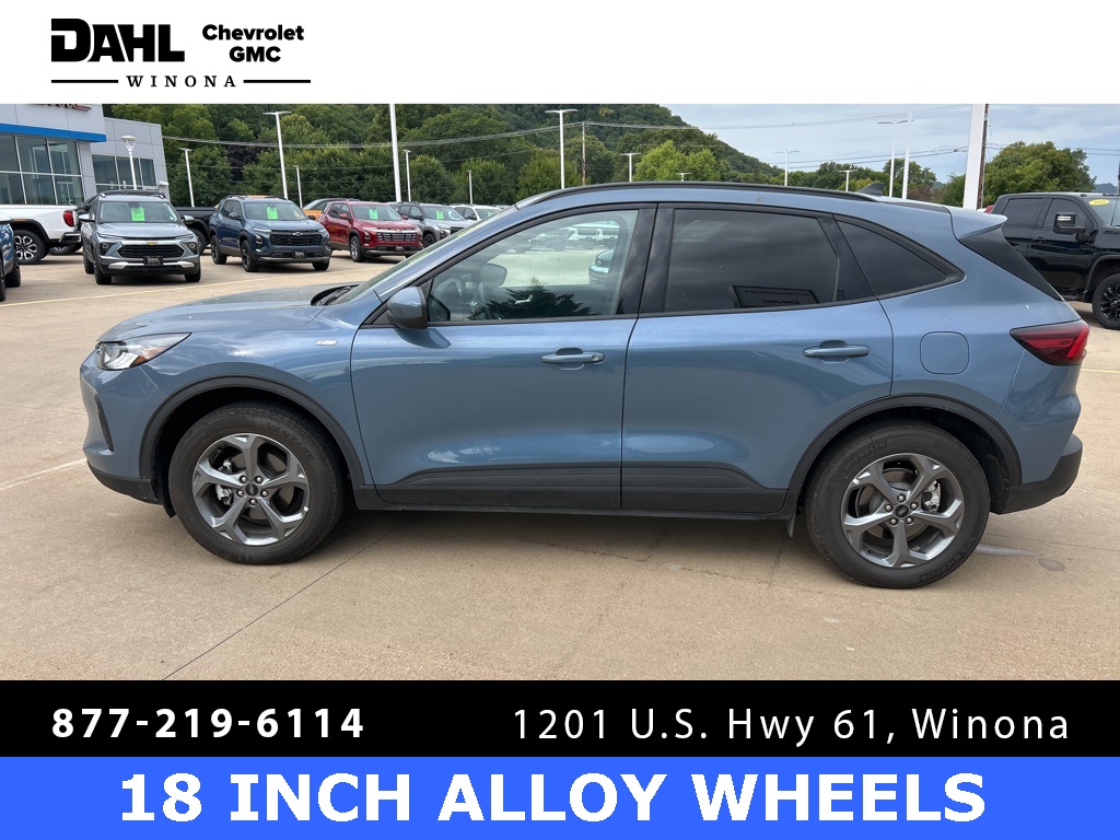 2025 Ford Escape ST-Line Select photo 2