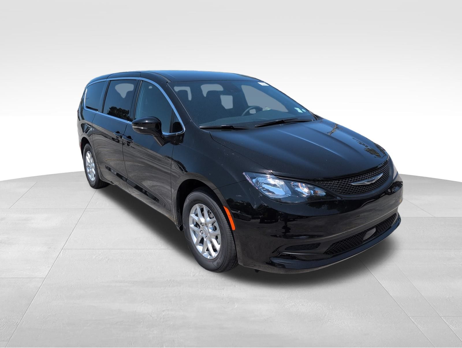 2025 Chrysler Voyager LX photo 31