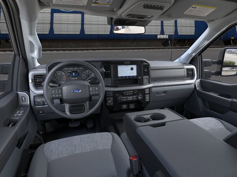 2025 Ford F-250 XLT photo 6