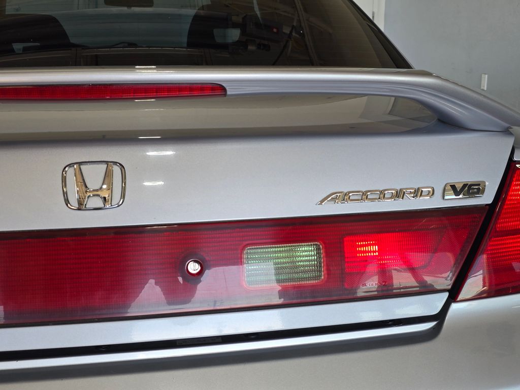 2001 Honda Accord LX photo 22