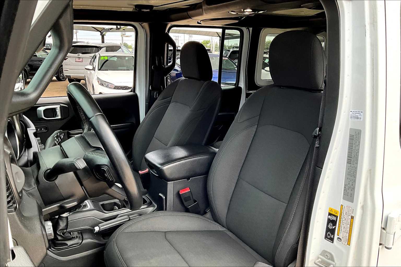2020 Jeep Wrangler Unlimited Willys photo 14