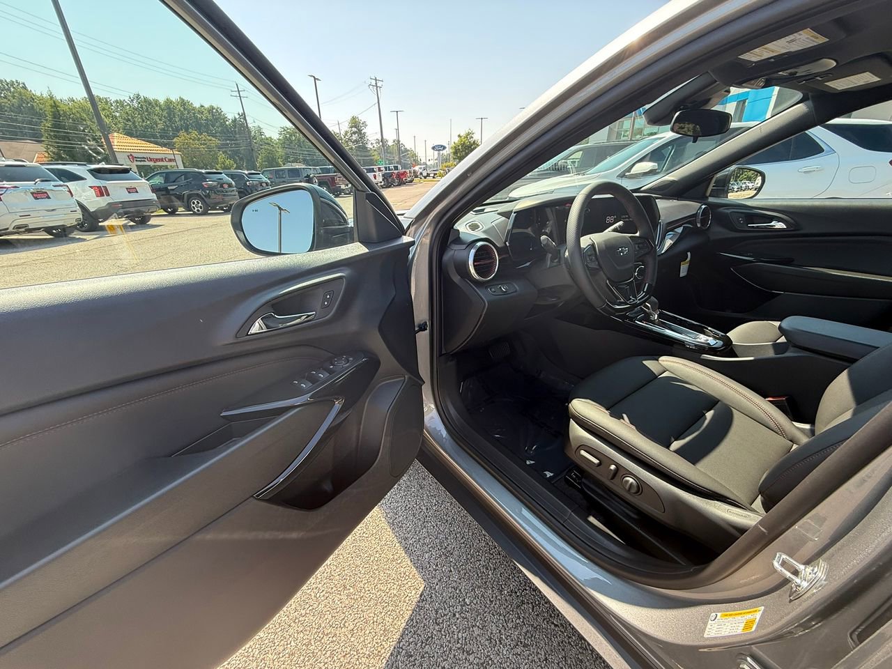 2025 Chevrolet Trax photo 11