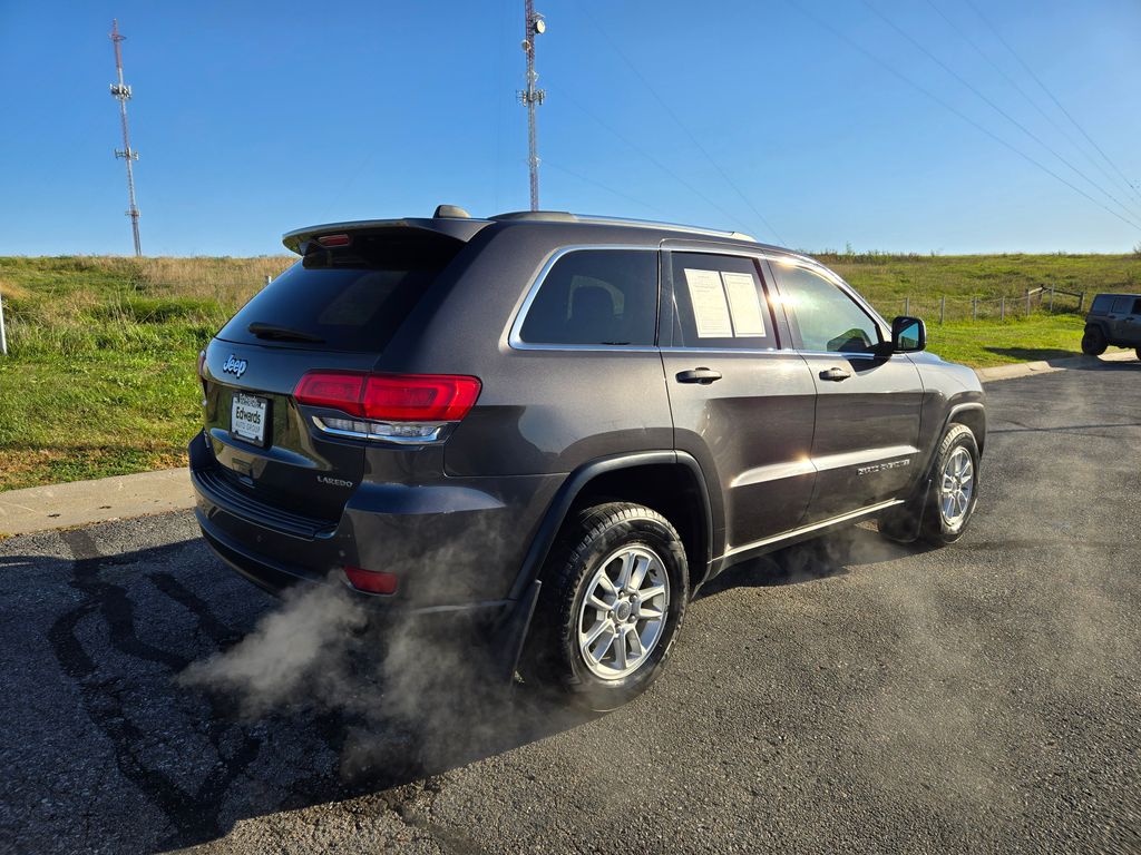 2018 Jeep Grand Cherokee Laredo photo 3
