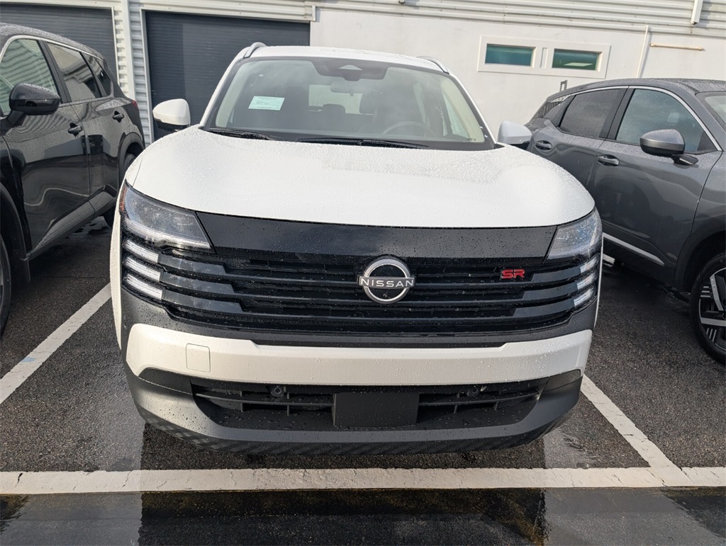 2025 Nissan Kicks SR photo 2