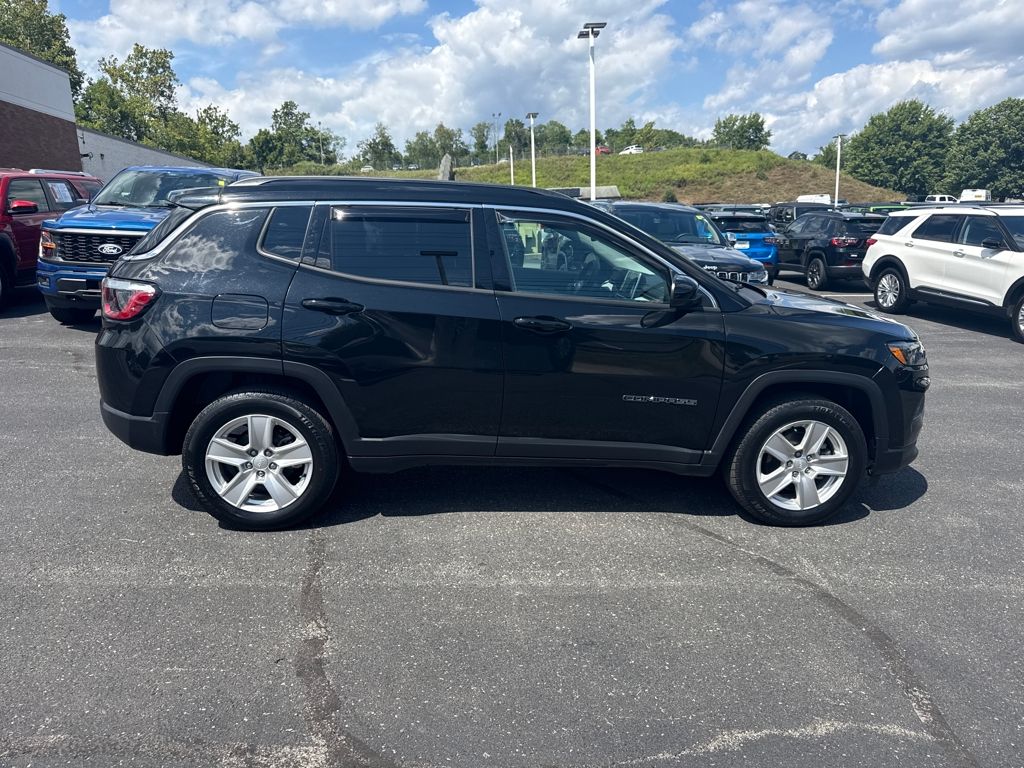 2022 Jeep Compass Latitude photo 5