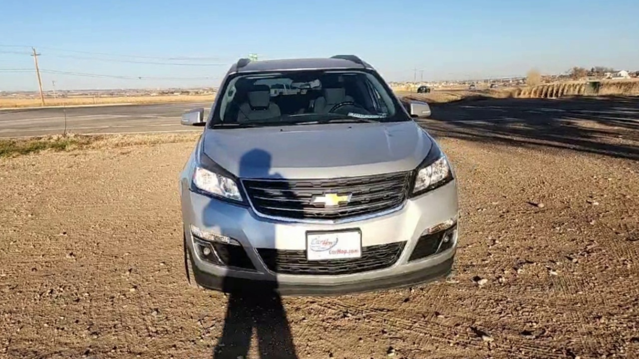 2016 Chevrolet Traverse 1LT photo 2