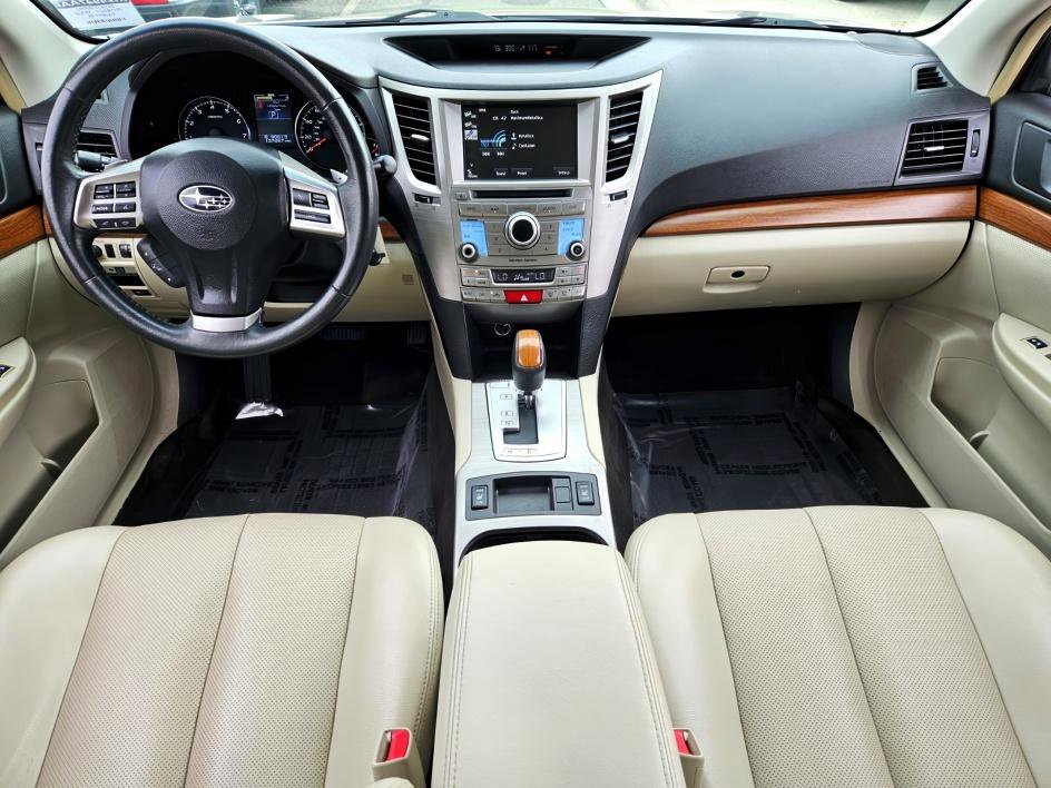2014 Subaru Outback 2.5i Limited photo 9