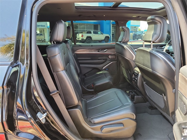 2021 Jeep Grand Cherokee Overland photo 16