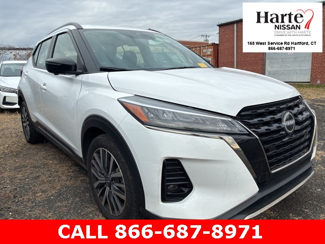 2024 Nissan Kicks SR photo 2