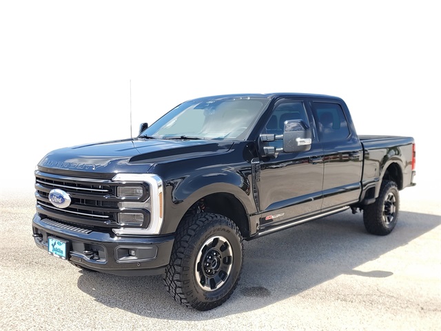 2026 Ford F-250 Platinum photo 2