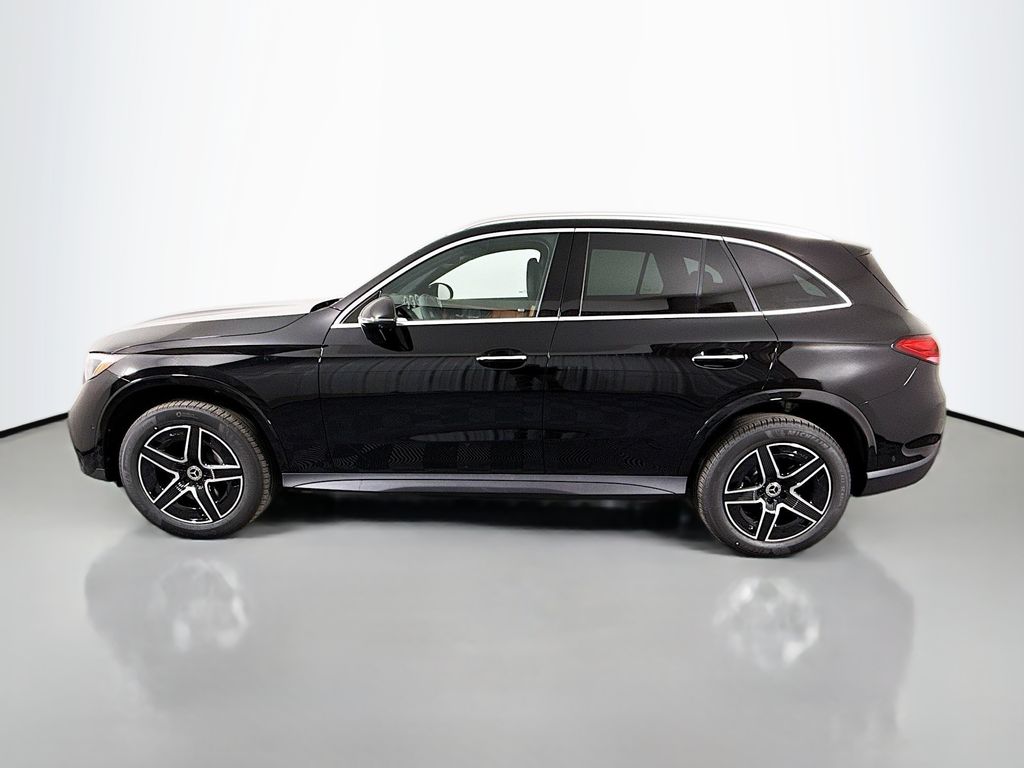 2026 Mercedes Benz GLC 300 4MATIC photo 2