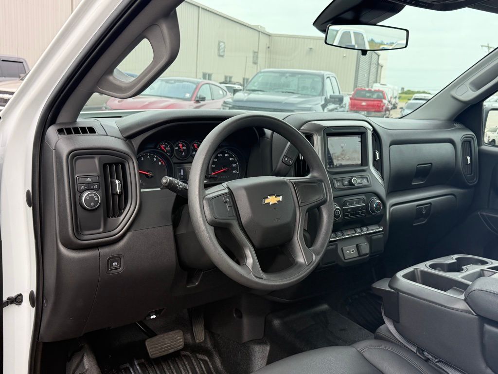 2024 Chevrolet Silverado 1500 Work Truck photo 3
