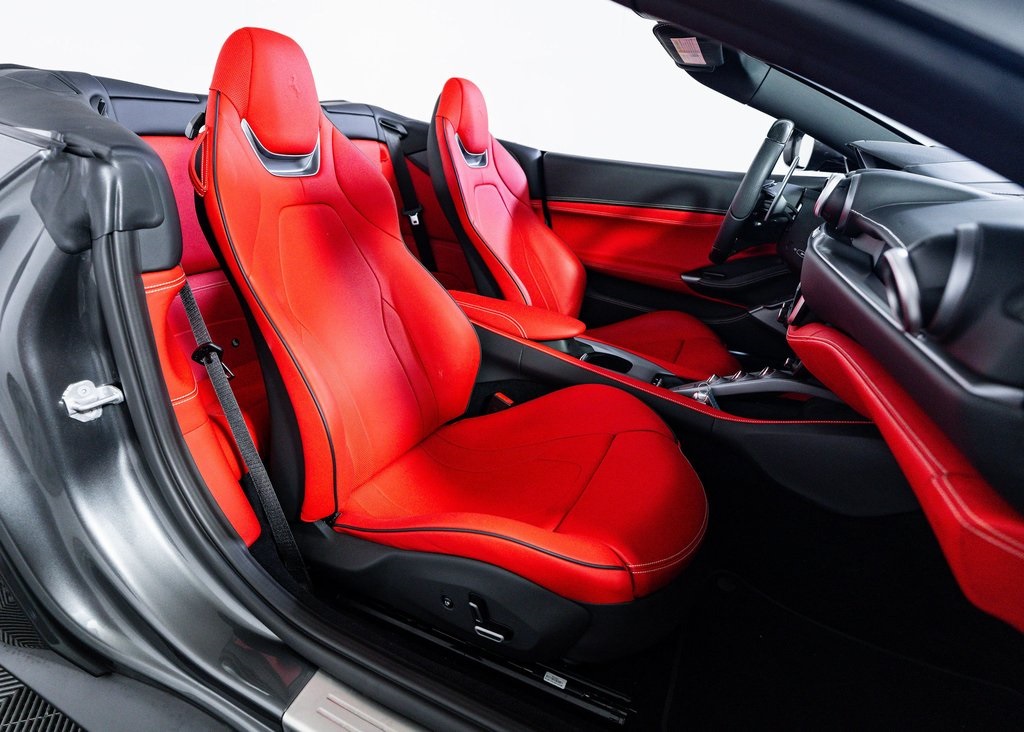 2023 Ferrari Portofino Base photo 24