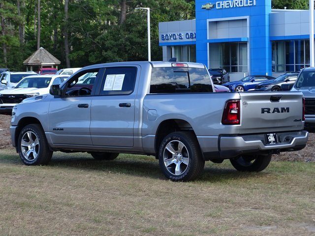 2025 Ram 1500 Tradesman photo 4