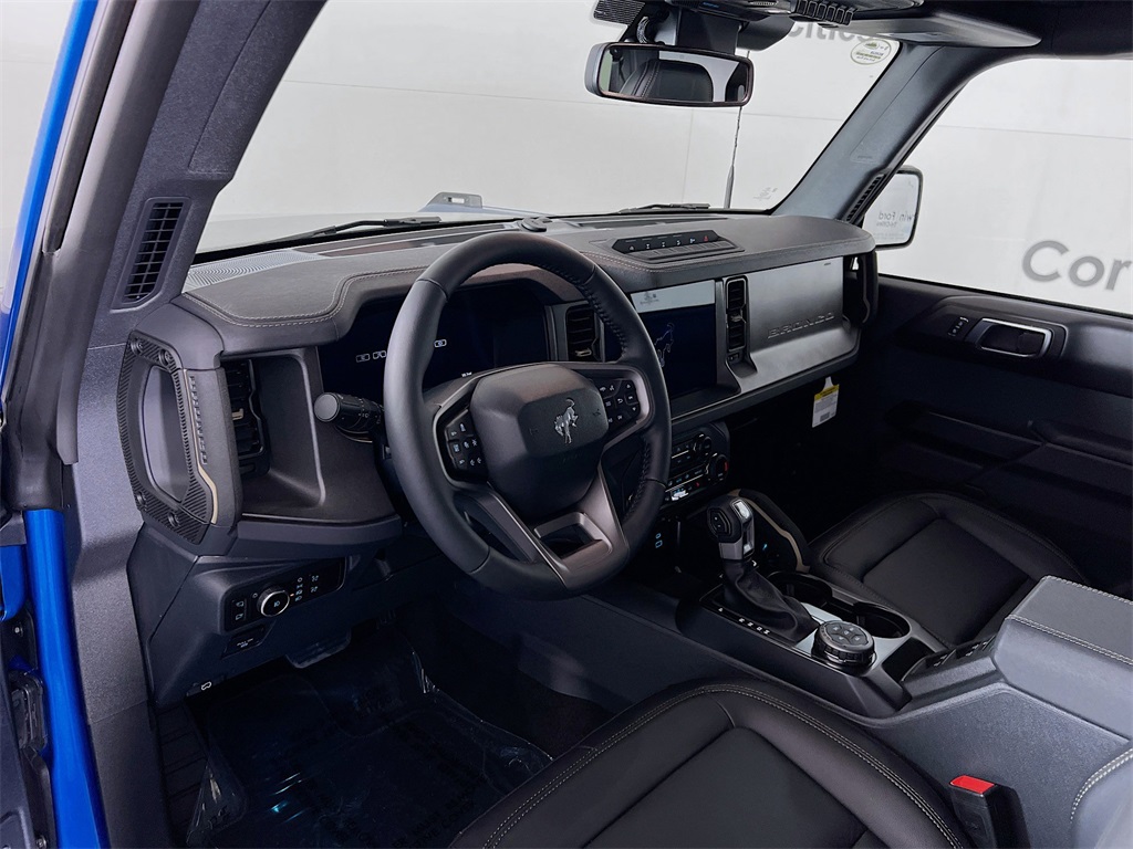 2025 Ford Bronco Badlands photo 3