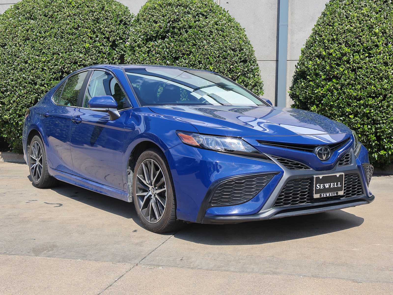 2024 Toyota Camry SE photo 3