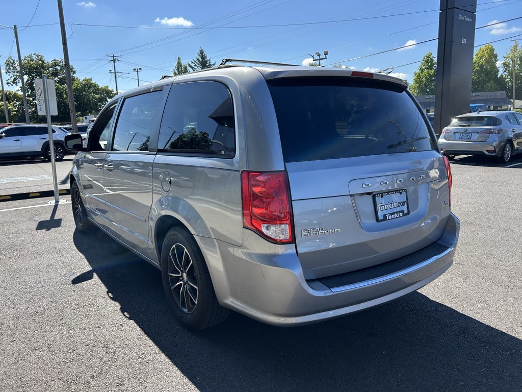 2016 Dodge Grand Caravan R/T photo 8
