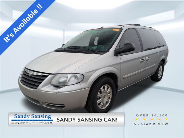 2006 Chrysler Town & Country Touring's photo