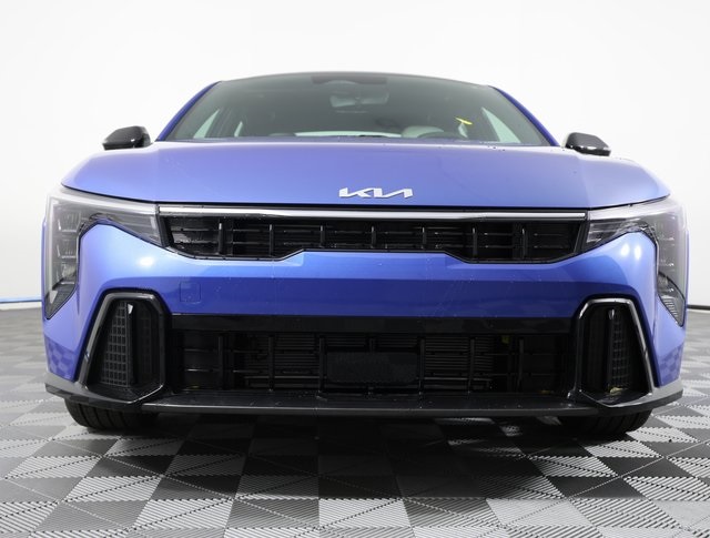 2025 Kia K4 GT-Line photo 2