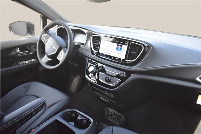 2025 Chrysler Pacifica Hybrid photo 20