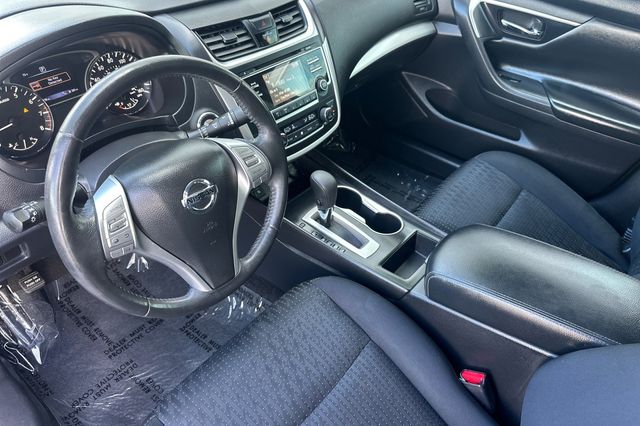 2017 Nissan Altima 2.5 SV photo 3