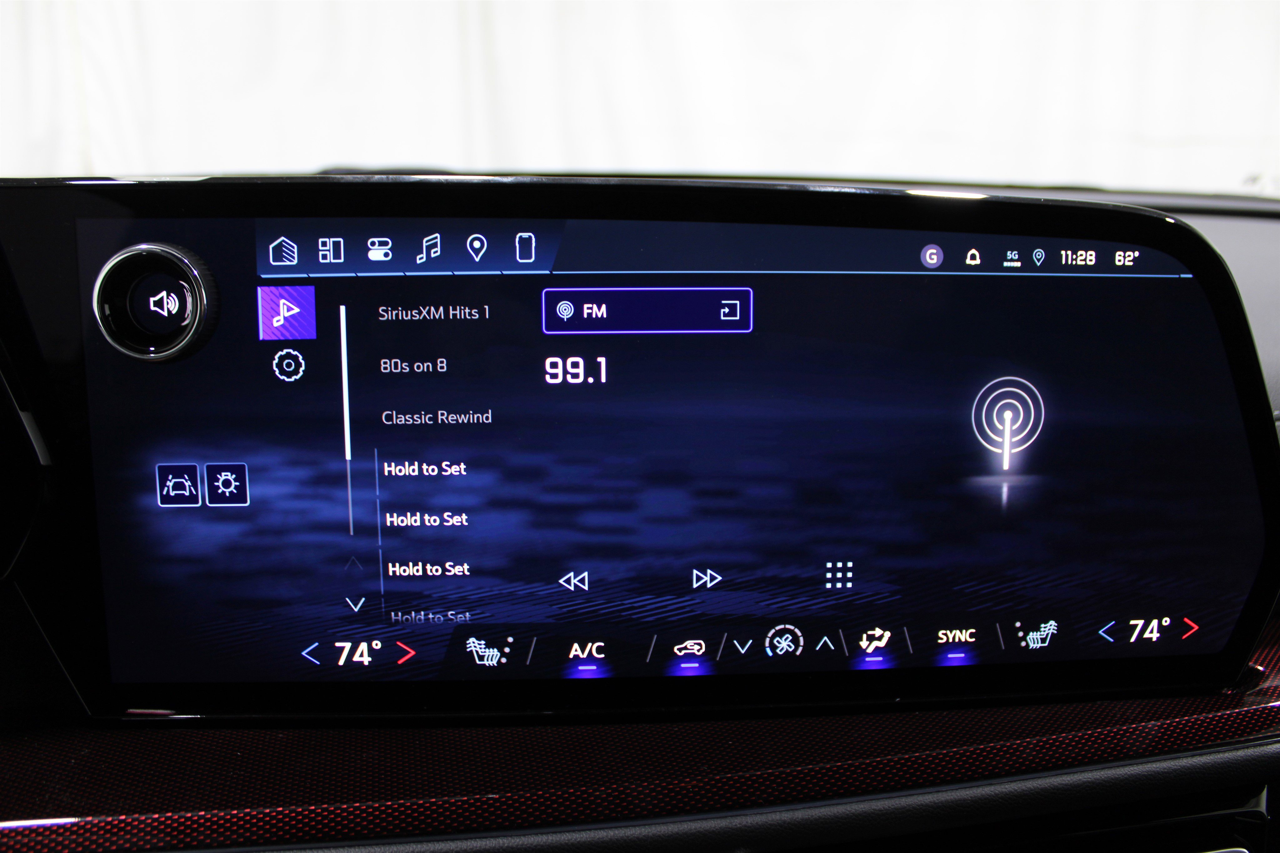 2026 Chevrolet Traverse Z71 photo 2