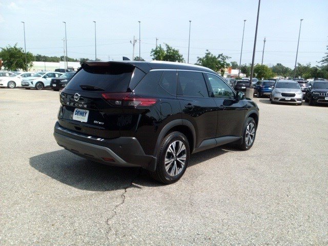 2021 Nissan Rogue SV photo 5