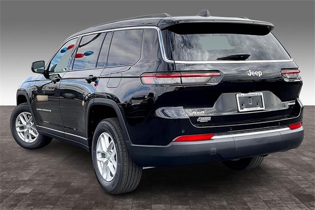 2025 Jeep Grand Cherokee Laredo X photo 3
