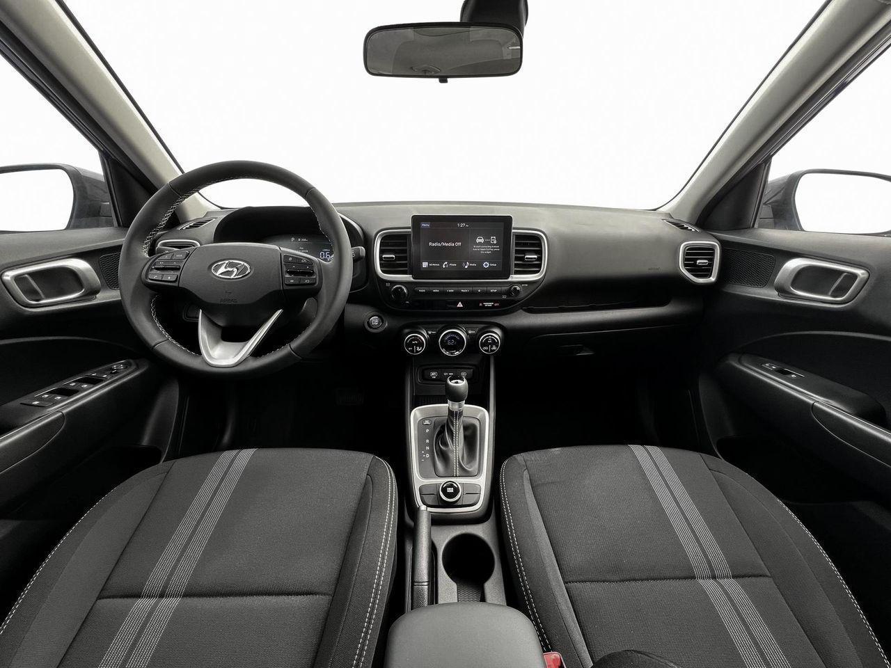 2025 Hyundai Venue SEL photo 11