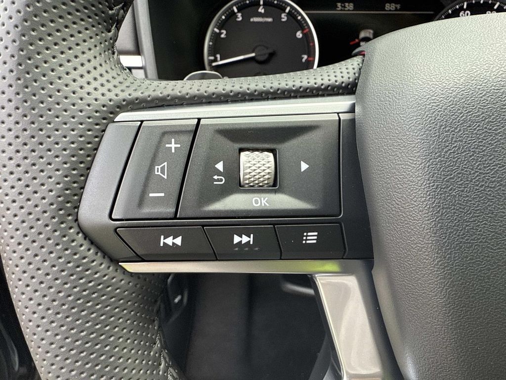 2025 Mitsubishi Outlander SE photo 33
