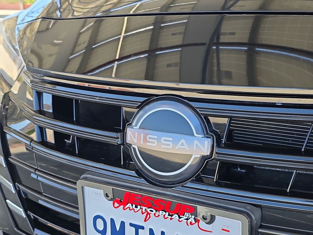 2024 Nissan Versa SV photo 30