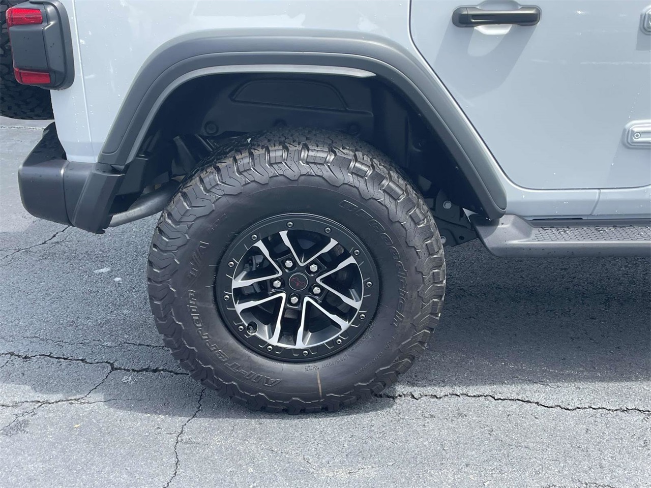 2025 Jeep Wrangler Rubicon photo 30