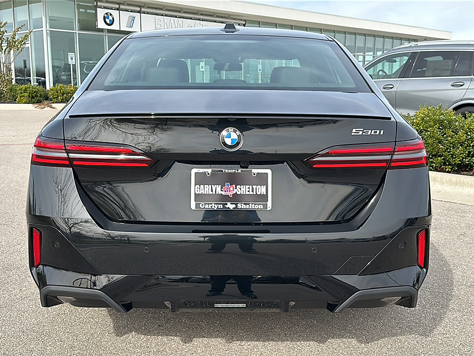 New 2025 Black Sapphire Metallic BMW i image 8
