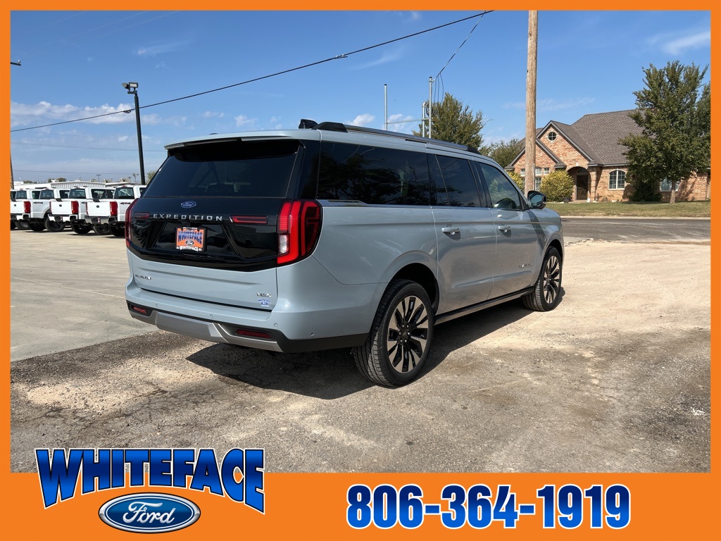 2025 Ford Expedition Platinum MAX photo 2