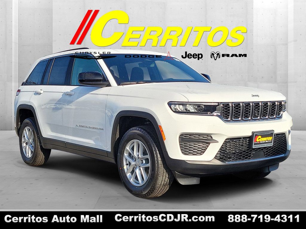 2025 Jeep Grand Cherokee Laredo's photo