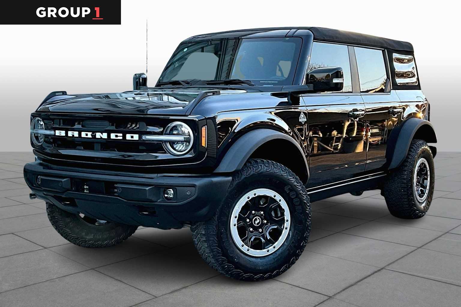 2023 Ford Bronco 4-Door Outer Banks's photo