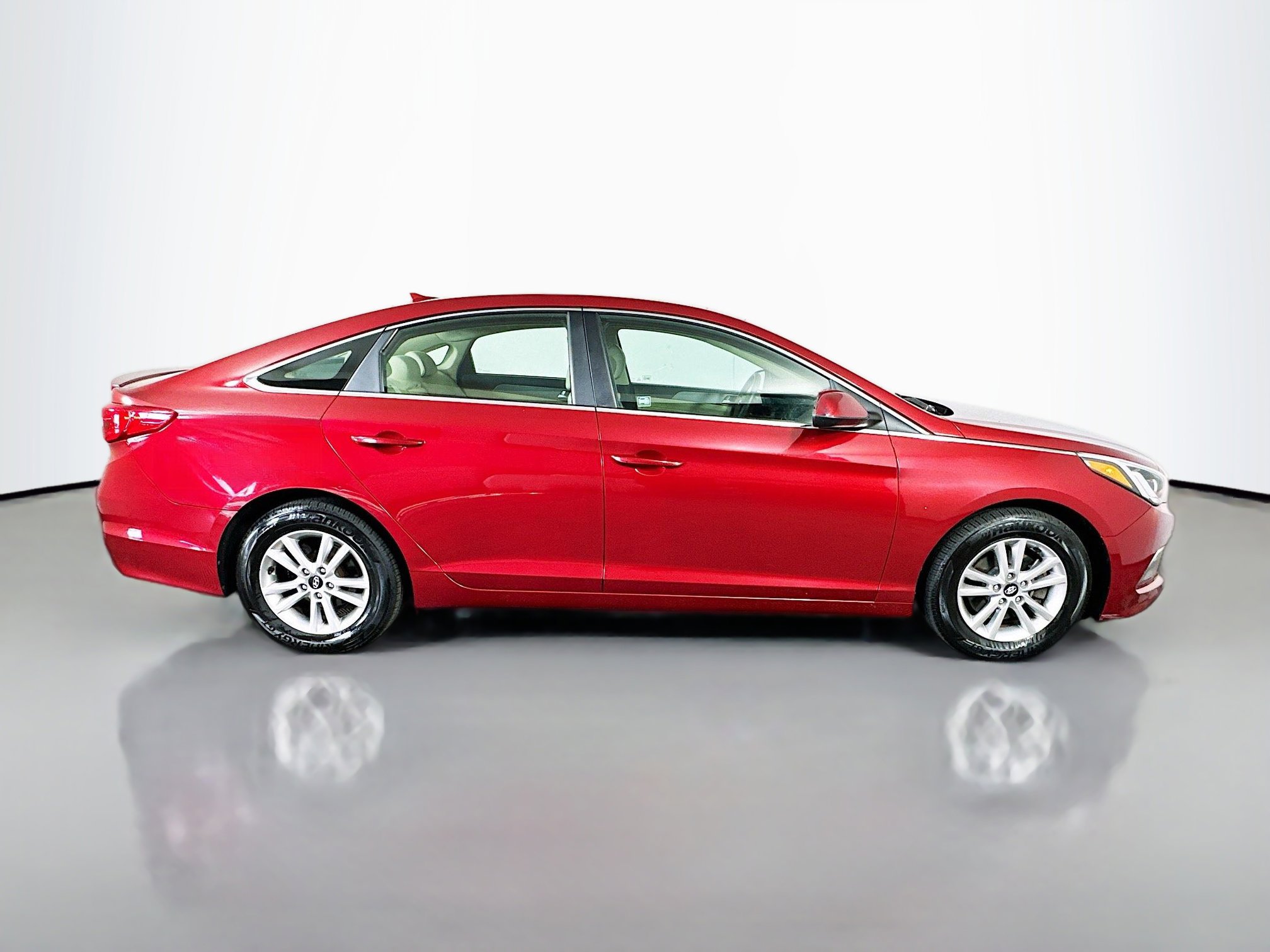 2015 Hyundai Sonata SE photo 8