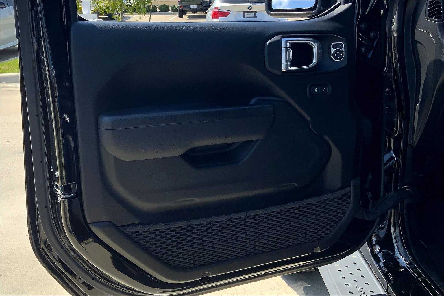 2022 Jeep Wrangler Unlimited Willys photo 25