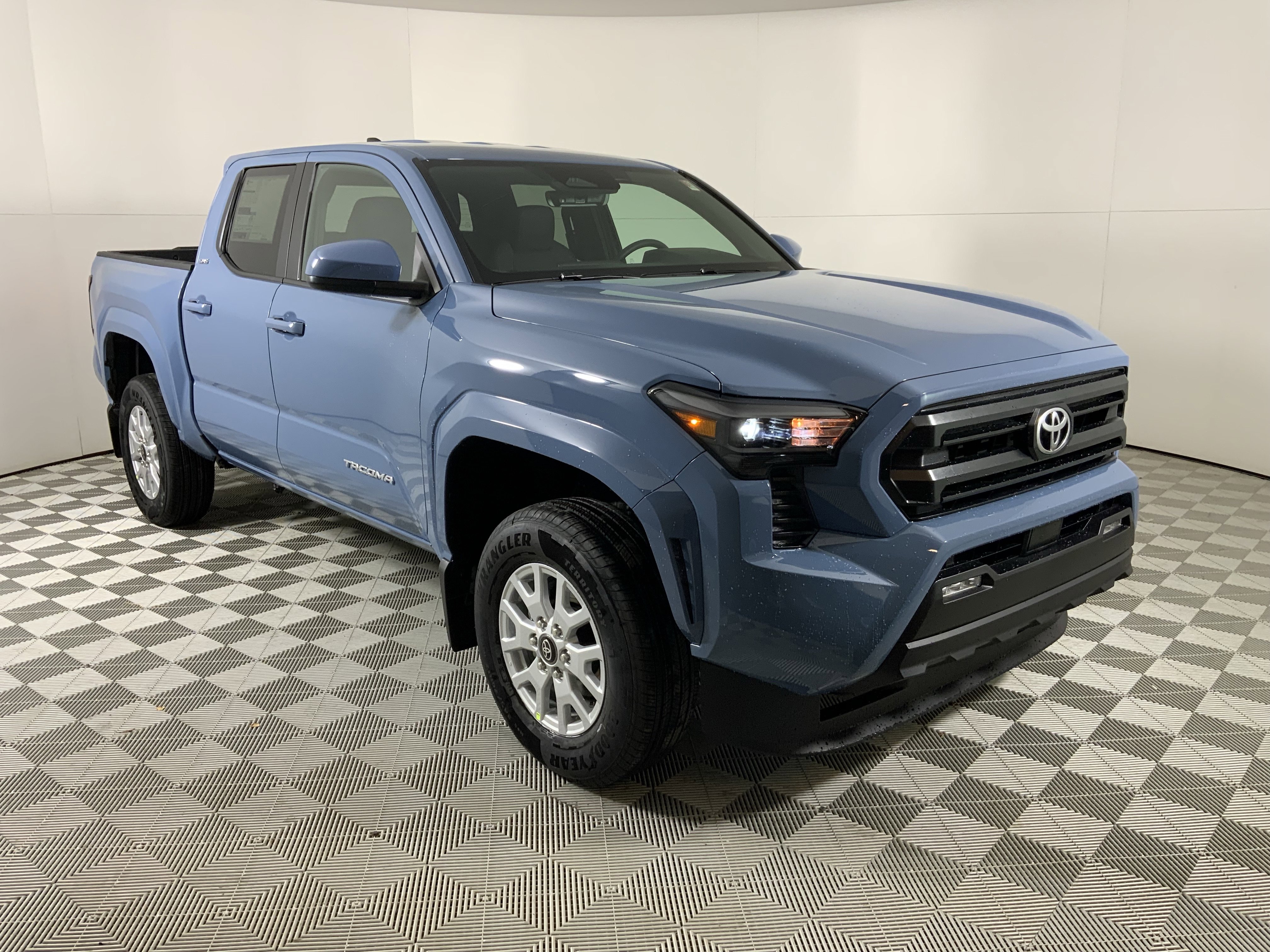 2026 Toyota Tacoma SR5's photo