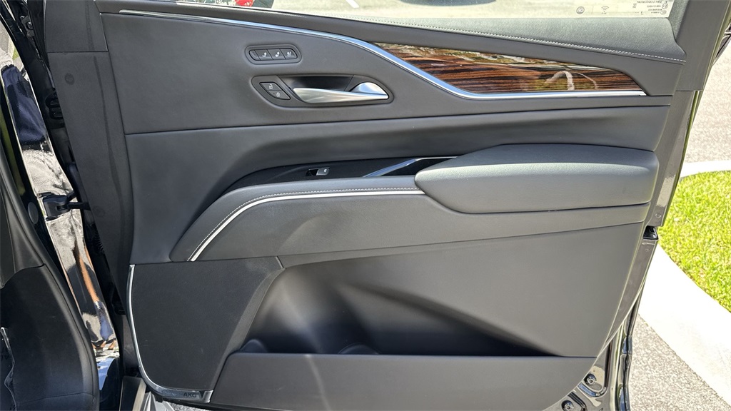 2023 Cadillac Escalade Premium Luxury photo 41
